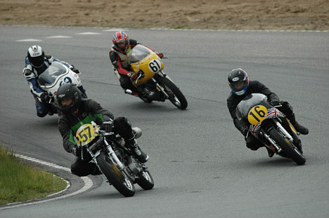 Klassiske motorcykler i alle aldre stiller op i Classic-feltet ved Juniløbet på FDM Jyllandsringen.